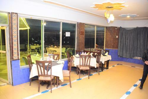 Hotel Move-n-pick Murree
