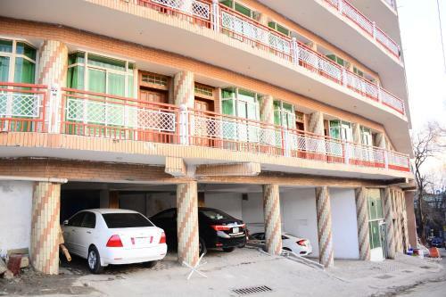 Hotel Move-n-pick Murree
