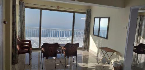 Hostal Awesome Murree View, Honeymoon Suite Room
