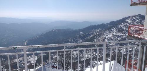 Hostal Awesome Murree View, Honeymoon Suite Room