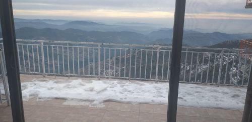 Hostal Awesome Murree View, Honeymoon Suite Room