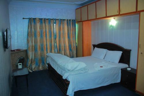 Hostal Alvadi Hotel