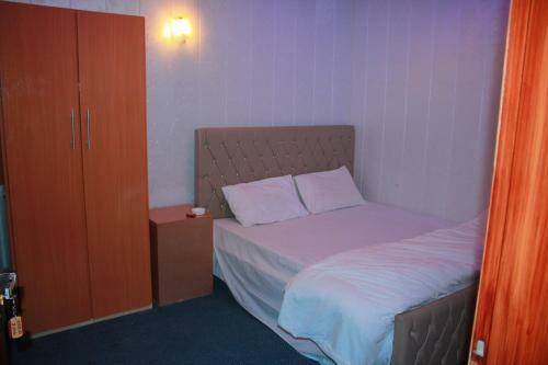 Hostal Alvadi Hotel