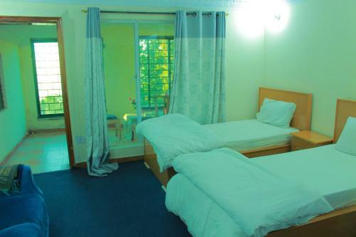 Hostal Alvadi Hotel