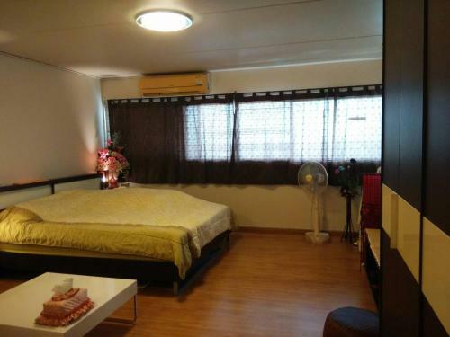 Apartamento Renovate Room Near Impact