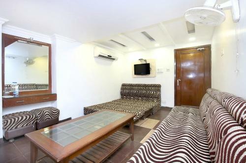 Hotel Oyo 14555 Kay Aar Regency