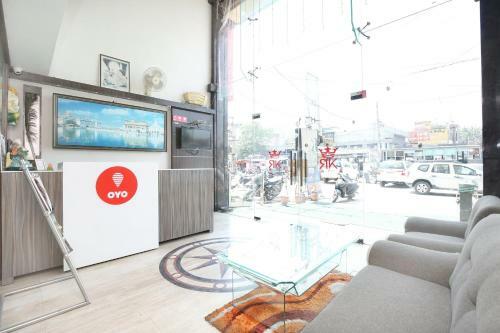 Hotel Oyo 14555 Kay Aar Regency