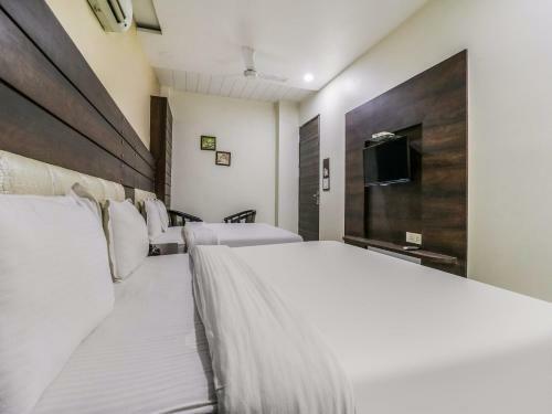 Oyo 1977 Hotel Grand Galaxy
