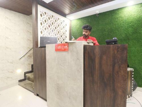 Oyo 37351 Hotel Krishna Royal