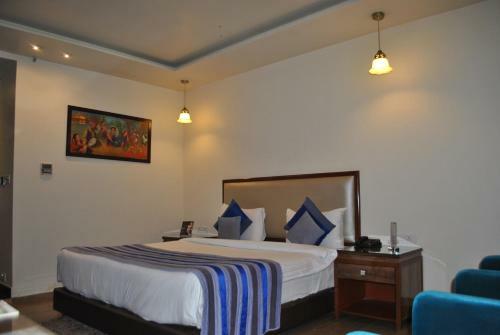 Hotel One Earth Avaas