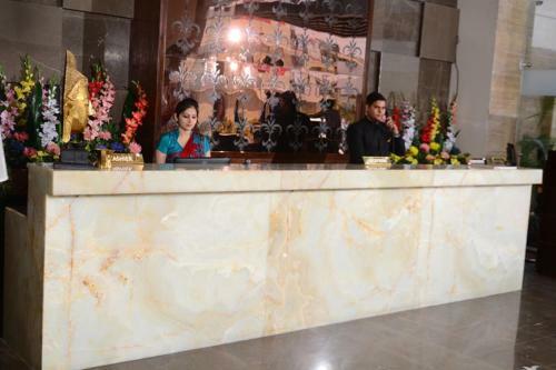 Hotel One Earth Avaas