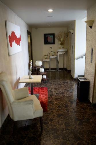 Hotel One Earth Avaas