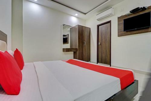 Oyo 74643 Hotel Jass Residency