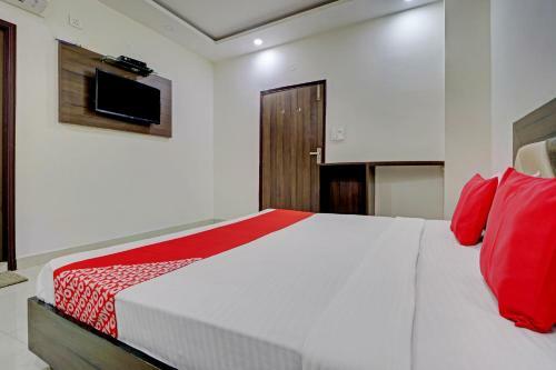 Oyo 74643 Hotel Jass Residency