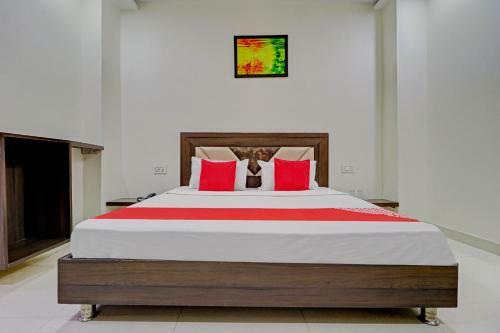 Oyo 74643 Hotel Jass Residency