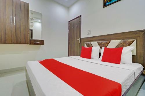 Oyo 74643 Hotel Jass Residency