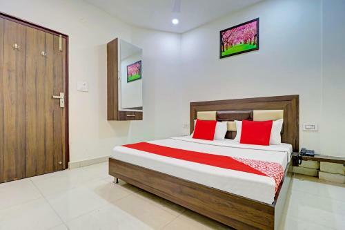 Oyo 74643 Hotel Jass Residency