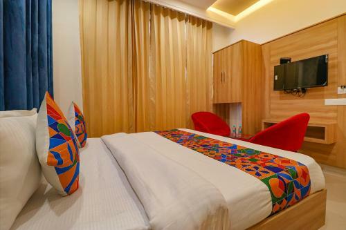 Fabhotel Diamond Villa