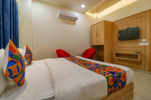 Fabhotel Diamond Villa