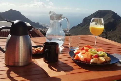 Modern Mountain And Sea View Apartment