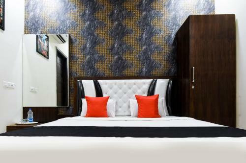 Capital O 60496 Hotel Avera