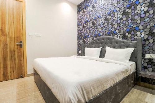 Fabhotel Alpine Inn
