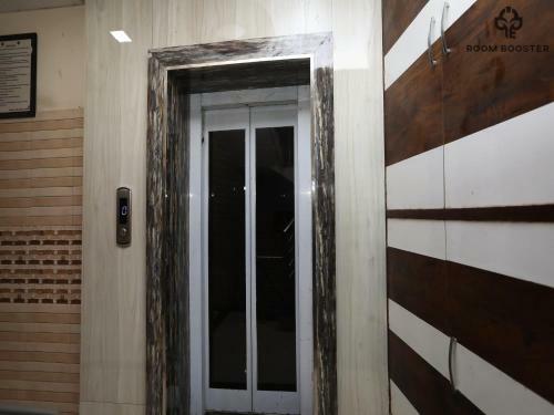 Hotel Sehmi's Best Rest Inn