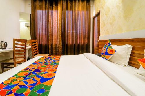 Hotel Fabexpress Golden Velvet