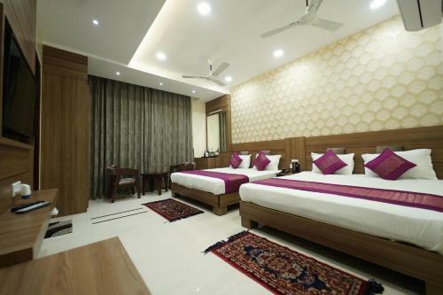 Hotel S.s Royal