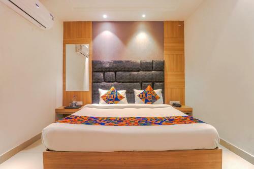 Fabhotel Apple Tree