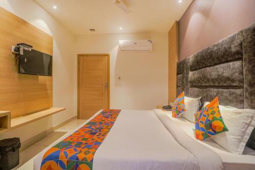 Fabhotel Apple Tree