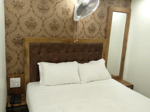Bed & Breakfast Dhots Residency