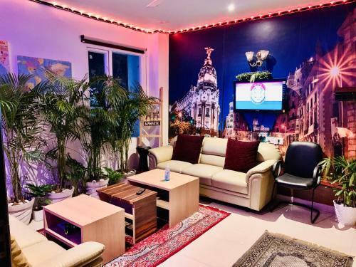 Hotel Holidayvilla & Suites