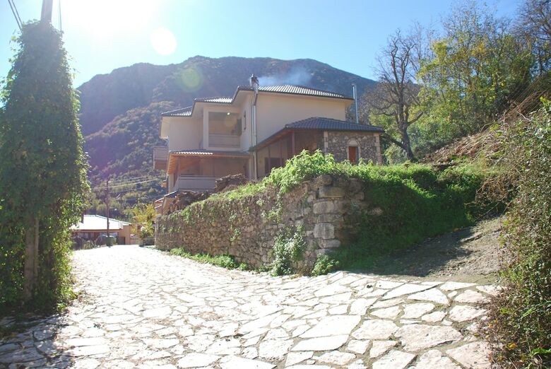 Hotel To Greki