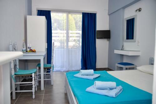 Antomar Apartments And Studios