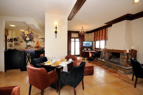 Hostal Guesthouse Rousis