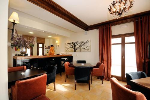 Hostal Guesthouse Rousis