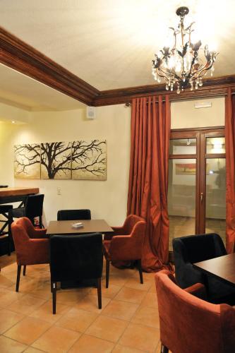 Hostal Guesthouse Rousis