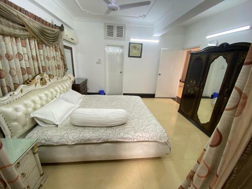Zara?s Service Apartment