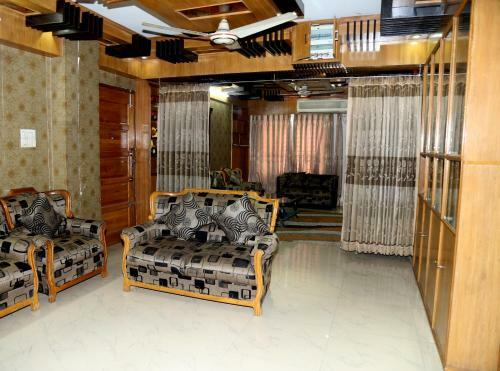 Zara?s Service Apartment