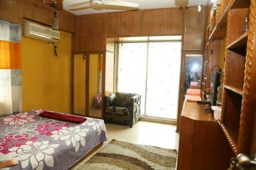 Zara?s Service Apartment