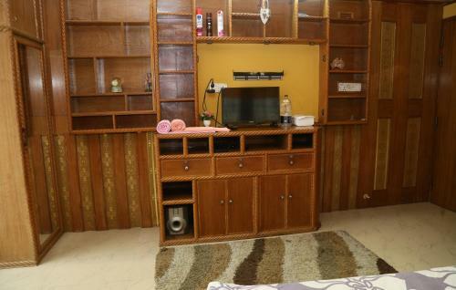 Zara?s Service Apartment