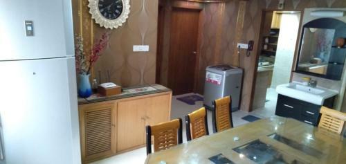 Zara?s Service Apartment