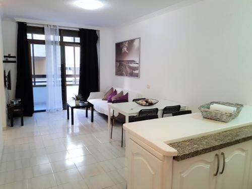 Apartamento M�dano Center! 2 Rooms, Near The Beach