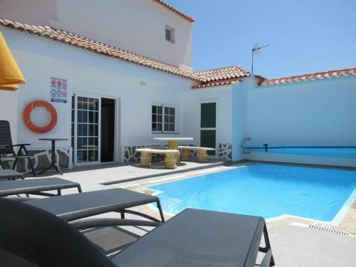 Las Rosas, Stunning Luxury Chocolate Box Villa With Private Heated Pool & Wifi