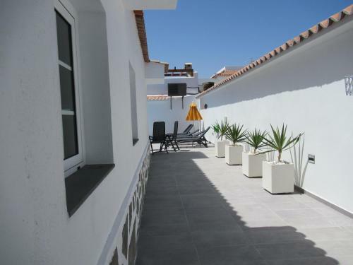 Las Rosas, Stunning Luxury Chocolate Box Villa With Private Heated Pool & Wifi