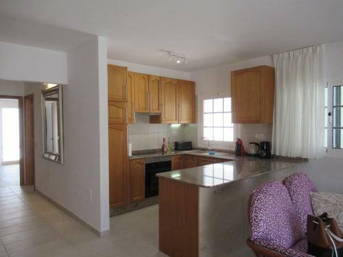 Las Rosas, Stunning Luxury Chocolate Box Villa With Private Heated Pool & Wifi
