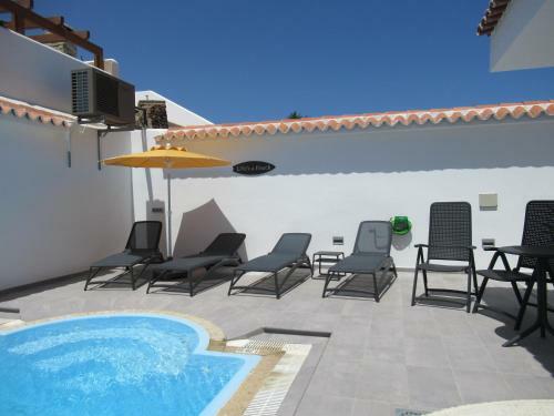 Las Rosas, Stunning Luxury Chocolate Box Villa With Private Heated Pool & Wifi