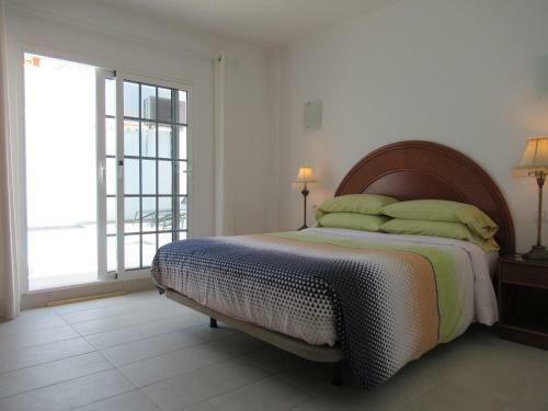 Las Rosas, Stunning Luxury Chocolate Box Villa With Private Heated Pool & Wifi