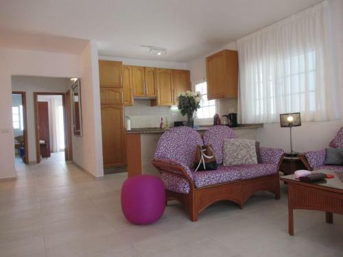 Las Rosas, Stunning Luxury Chocolate Box Villa With Private Heated Pool & Wifi